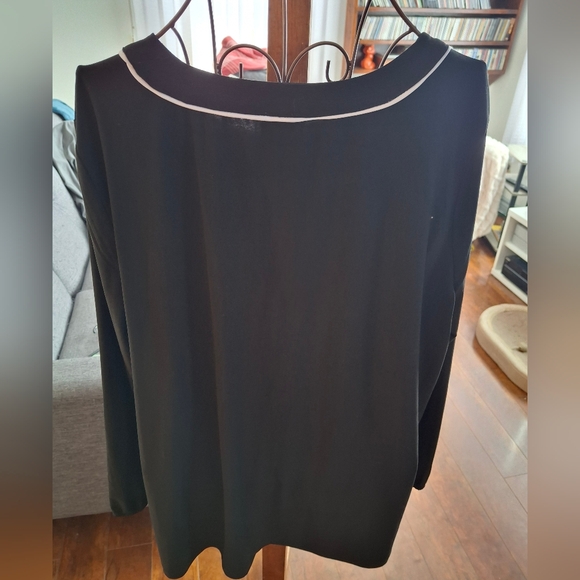 Anne Klein Black Blouse with White Piping - Picture 2 of 7